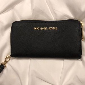 Michael kors wallet, like new